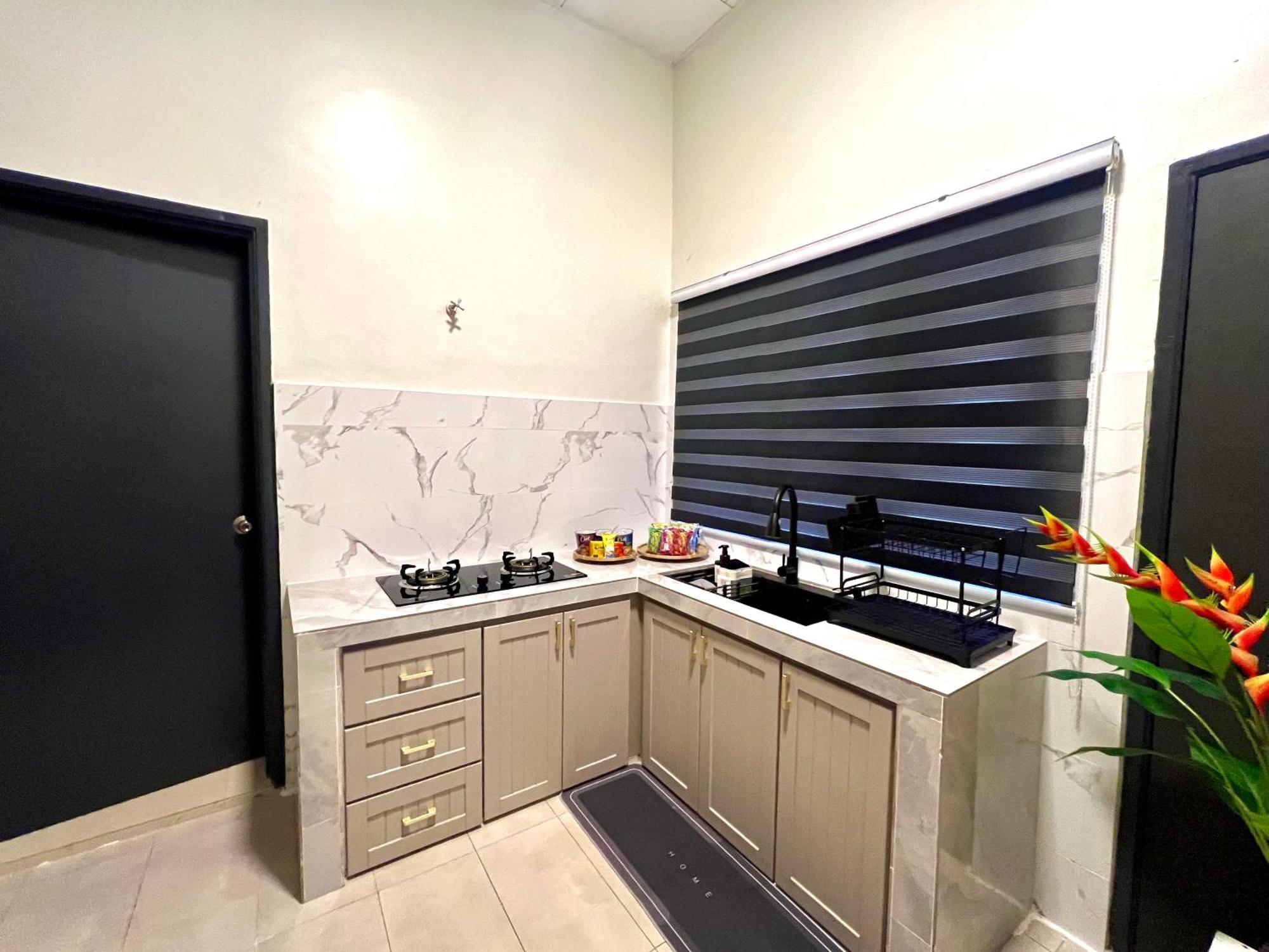 Quayside Cove Homestay - Corner House, Shah Alam Rimbayu Netflix Syok Tv Bbq Екстер'єр фото