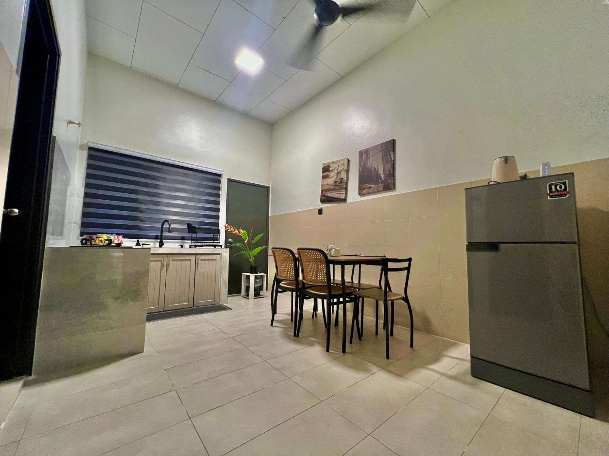 Quayside Cove Homestay - Corner House, Shah Alam Rimbayu Netflix Syok Tv Bbq Екстер'єр фото