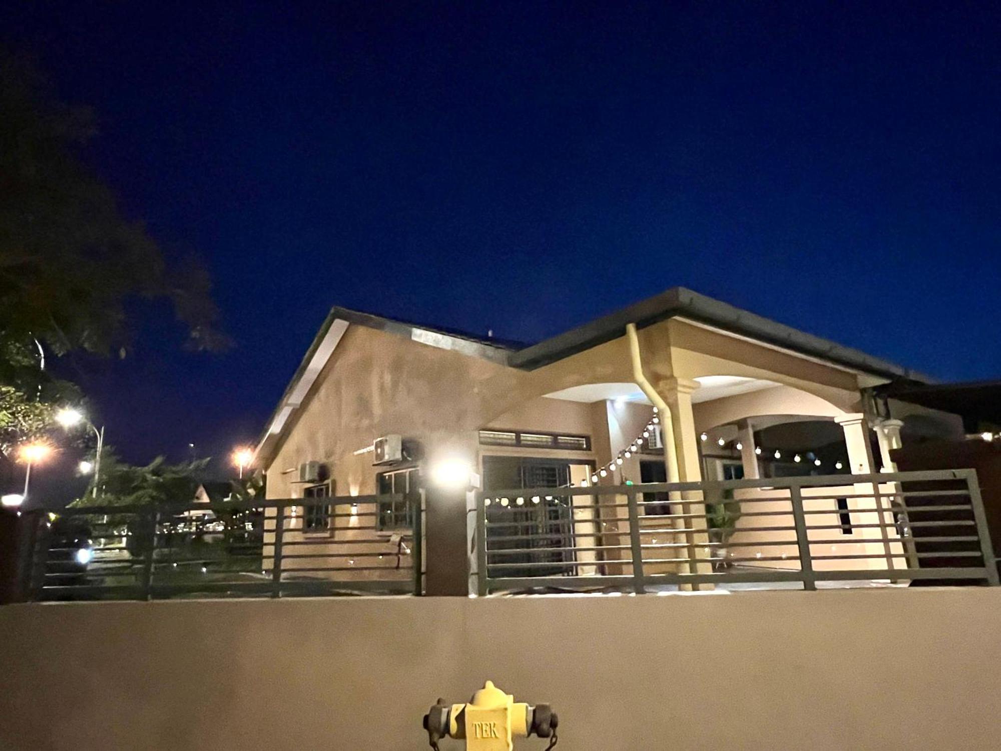 Quayside Cove Homestay - Corner House, Shah Alam Rimbayu Netflix Syok Tv Bbq Екстер'єр фото